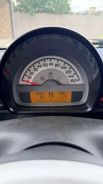 Smart Fortwo Cabrio 2013 - 7999 EUR, 113669 km - AUTO.MOTO.pt - 113669km - foto 24 de 25