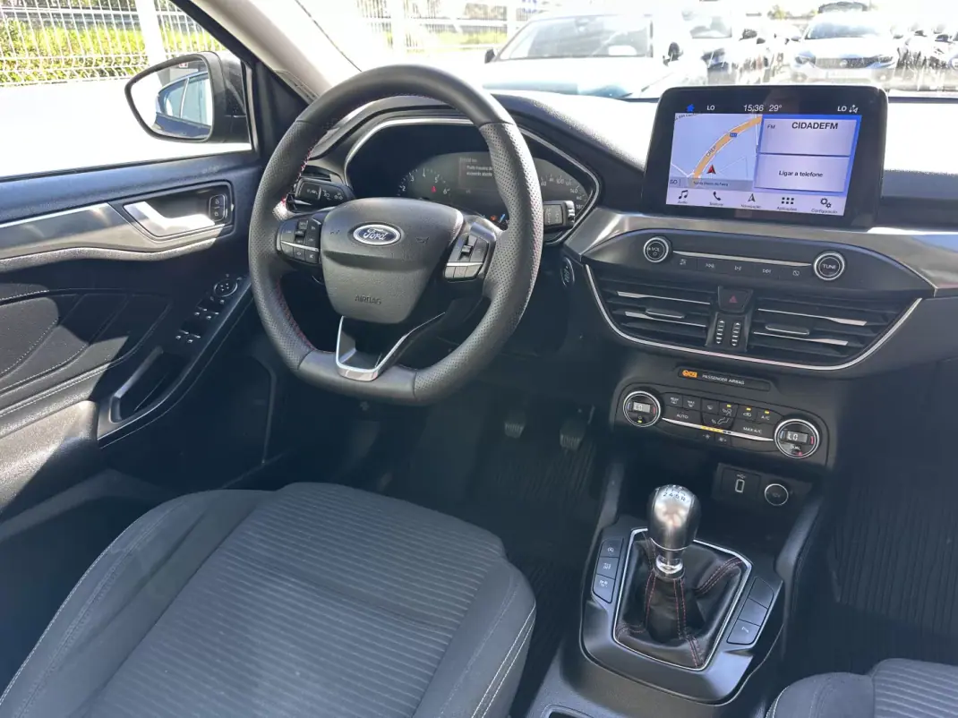 Ford Focus 2018 - 10900 EUR, 100000 km - AUTO.MOTO.pt - 100000km - foto 15 de 35