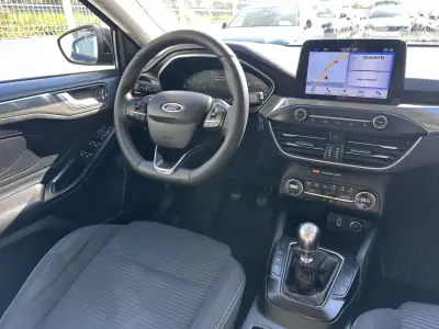 Ford Focus 2018 - 10900 EUR, 100000 km - AUTO.MOTO.pt - 100000km - foto 15 de 35