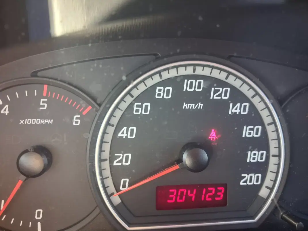 Suzuki Swift 2008 - 4750 EUR, 305000 km - AUTO.MOTO.pt - 305000km - foto 14 de 14