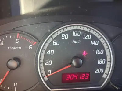 Suzuki Swift 2008 - 4750 EUR, 305000 km - AUTO.MOTO.pt - 305000km - foto 14 de 14