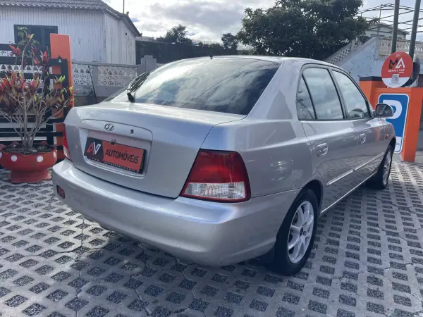 Hyundai Accent 2003 - 4250 EUR, 252434 km - AUTO.MOTO.pt - 252434km - foto 7 de 12