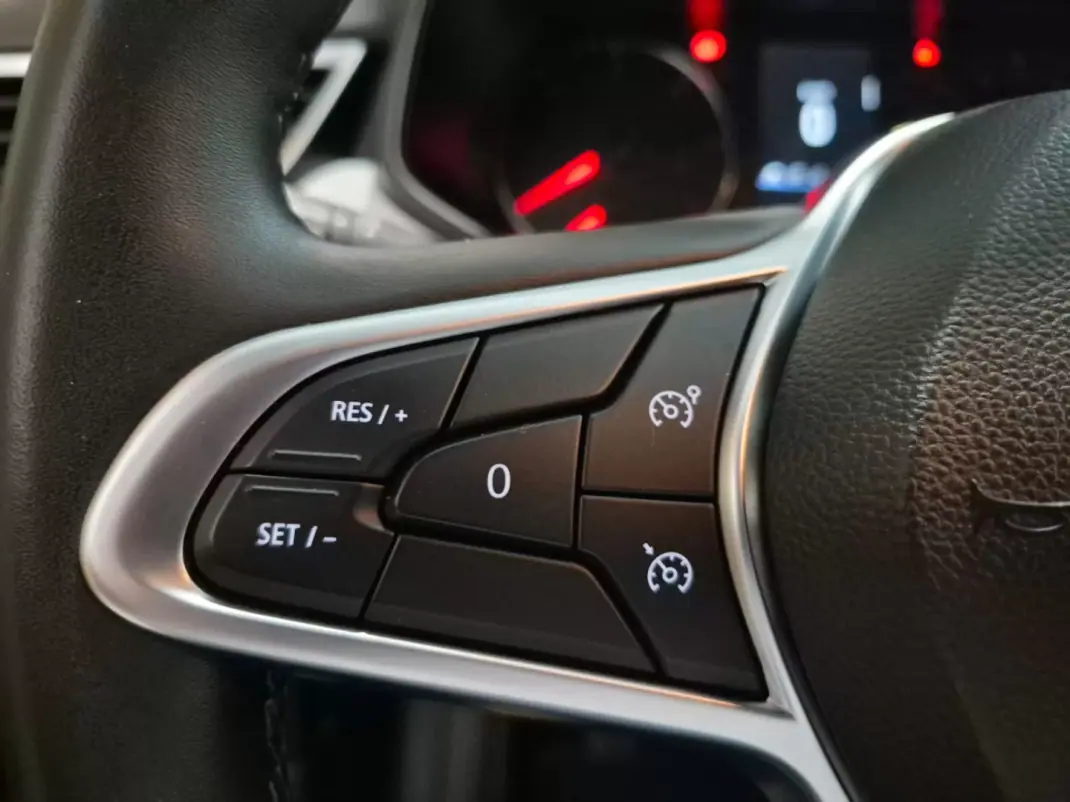 Renault Clio 2023 - 17500 EUR, 53777 km - AUTO.MOTO.pt - 53777km - foto 16 de 26