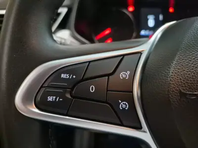 Renault Clio 2023 - 17500 EUR, 53777 km - AUTO.MOTO.pt - 53777km - foto 16 de 26