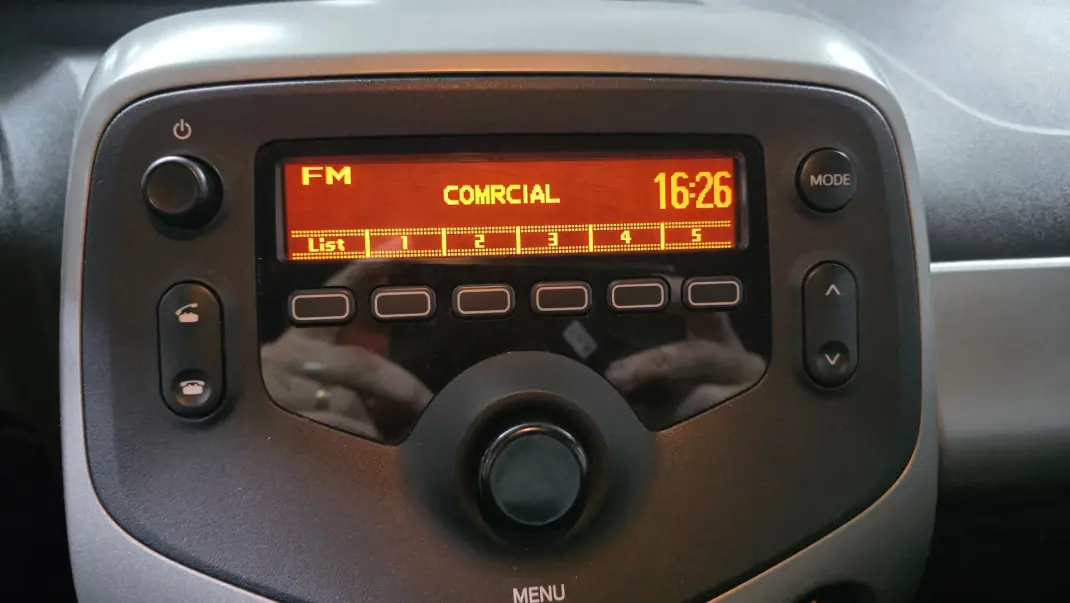 Citroën C1 2016 - 8990 EUR, 84000 km - AUTO.MOTO.pt - 84000km - foto 13 de 25