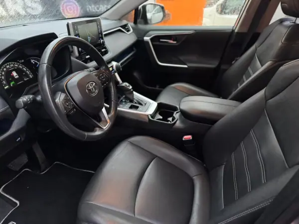 Toyota RAV4 2021 - 33900 EUR, 135147 km - AUTO.MOTO.pt - 135147km - foto 8 de 21