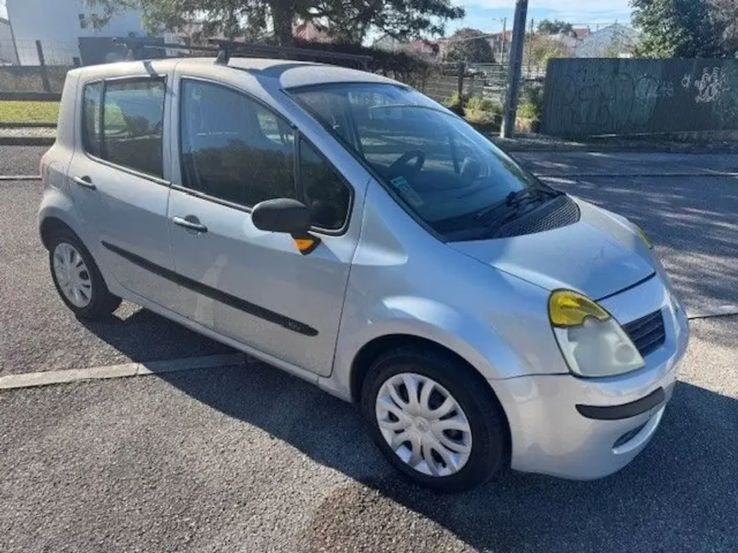 Renault Modus 2005 - 2500 EUR, 284633 km - AUTO.MOTO.pt - 284633km - foto 1 de 17