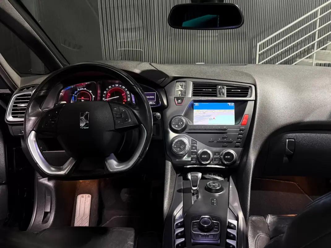 Citroën DS5 2014 - 12499 EUR, 165000 km - 165000km - foto 10 de 30