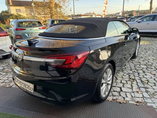 Opel Cascada 2018 - 16900 EUR, 128000 km - AUTO.MOTO.pt - 128000km - foto 7 de 43