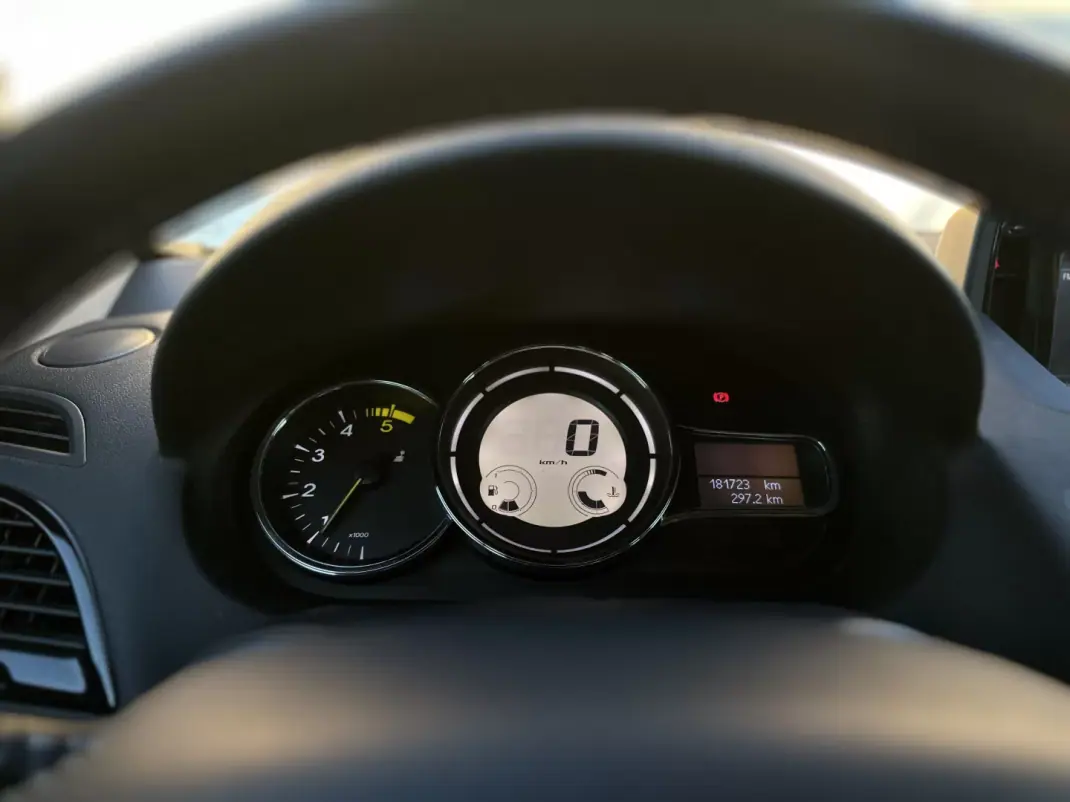 Renault Mégane Sport Tourer 2015 - 7990 EUR, 182000 km - 182000km - foto 22 de 39