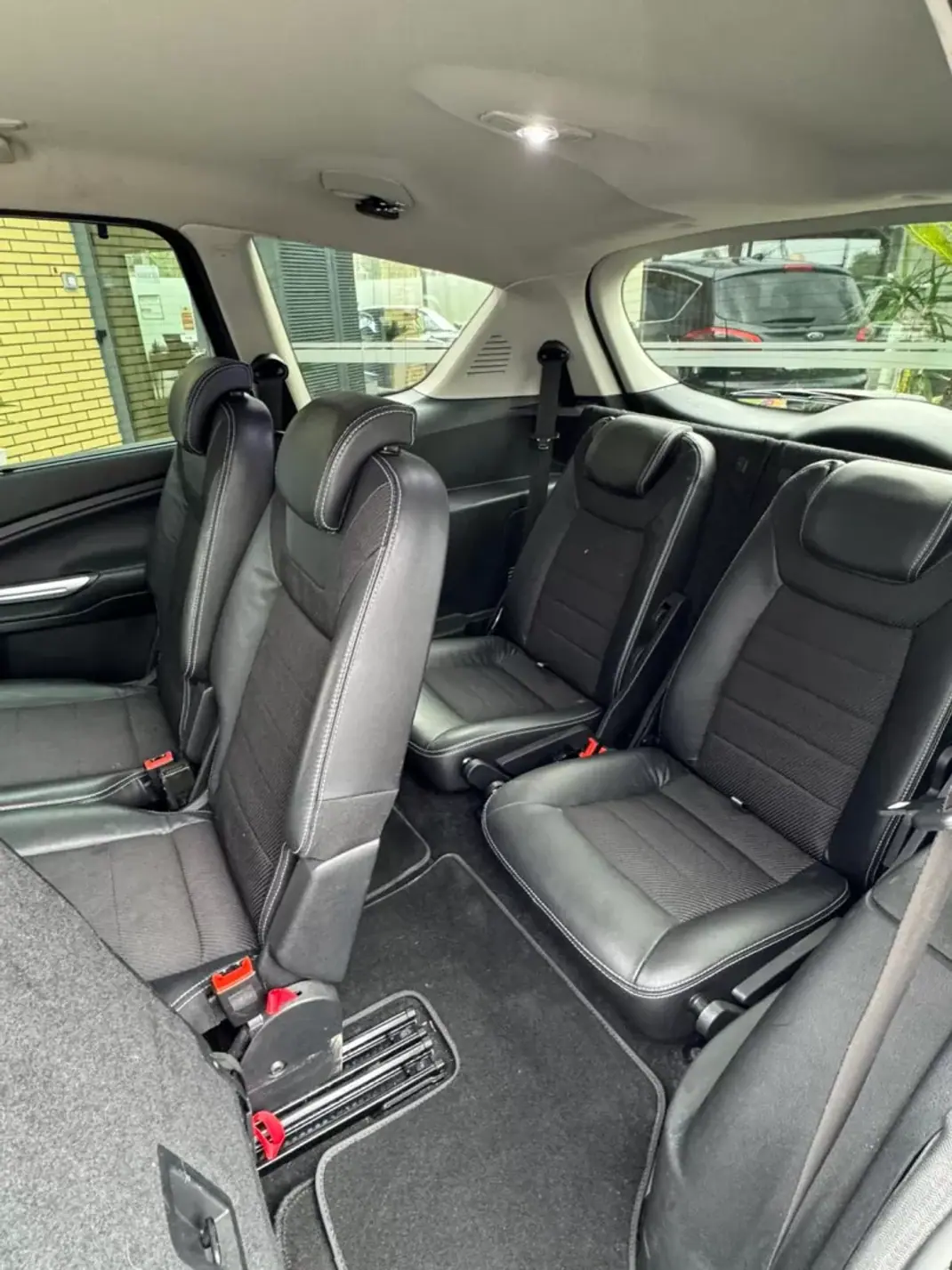 Ford S-Max 2010 - 11900 EUR, 154000 km - AUTO.MOTO.pt - 154000km - foto 15 de 16