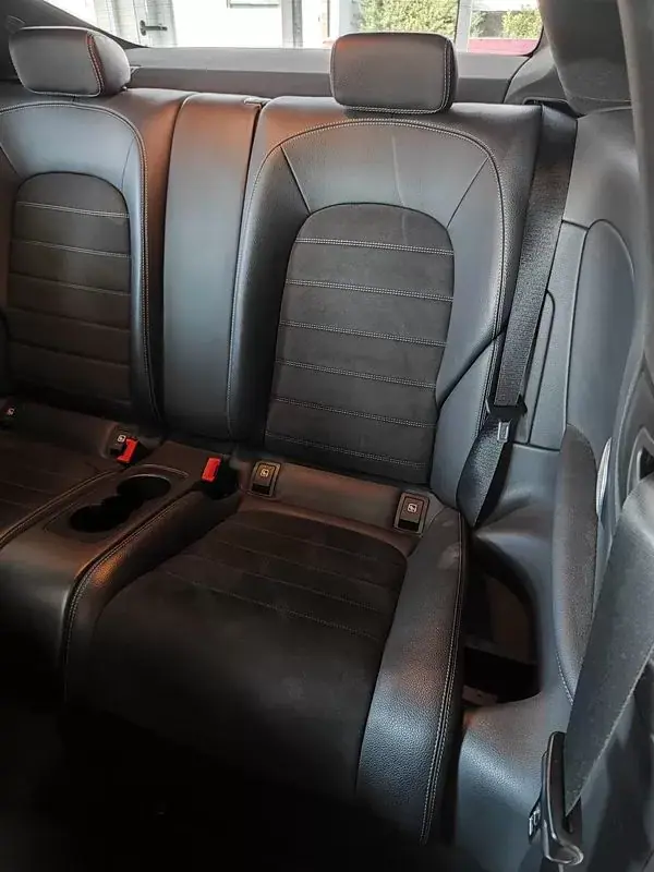 Mercedes-Benz C 250 2016 - 25990 EUR, 219000 km - AUTO.MOTO.pt - 219000km - foto 6 de 38