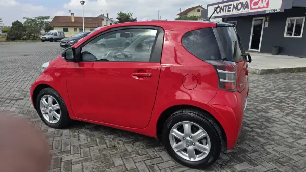 Toyota iQ 2009 - 7750 EUR, 122544 km - AUTO.MOTO.pt - 122544km - foto 8 de 20