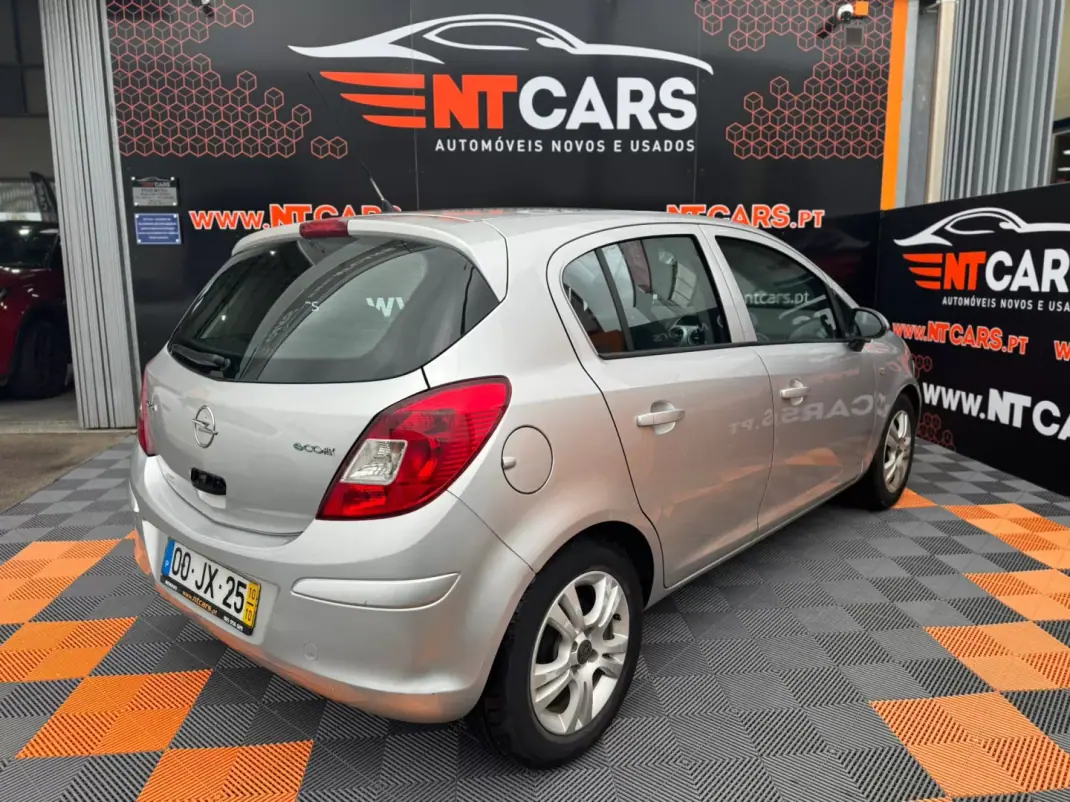 Opel Corsa 2010 - 3900 EUR, 271376 km - AUTO.MOTO.pt - 271376km - foto 2 de 10