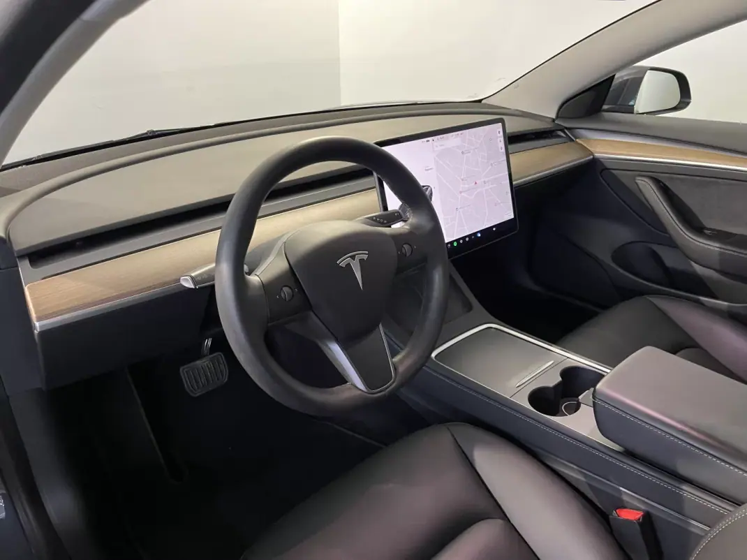 Tesla Model 3 2022 - 29500 EUR, 56000 km - AUTO.MOTO.pt - 56000km - foto 15 de 42