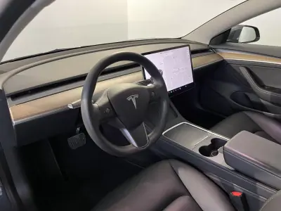 Tesla Model 3 2022 - 29500 EUR, 56000 km - AUTO.MOTO.pt - 56000km - foto 15 de 42