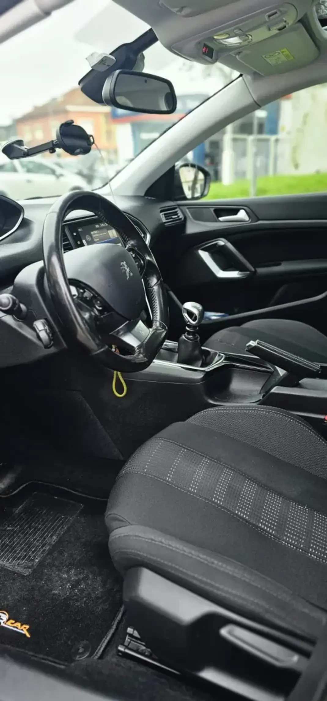 Peugeot 308 SW 2005 - 14900 EUR, 212300 km - AUTO.MOTO.pt - 212300km - foto 5 de 13