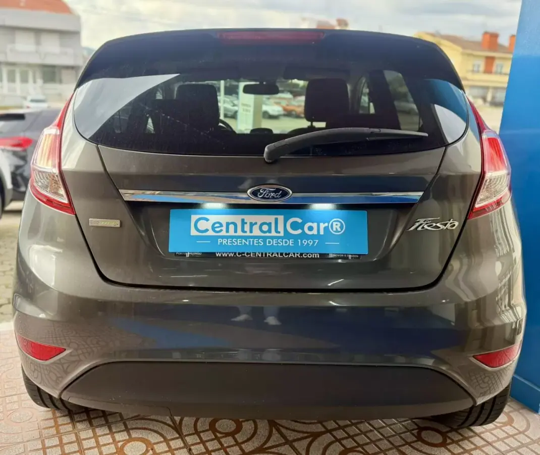 Ford Fiesta 2016 - 9950 EUR, 92000 km - AUTO.MOTO.pt - 92000km - foto 9 de 26
