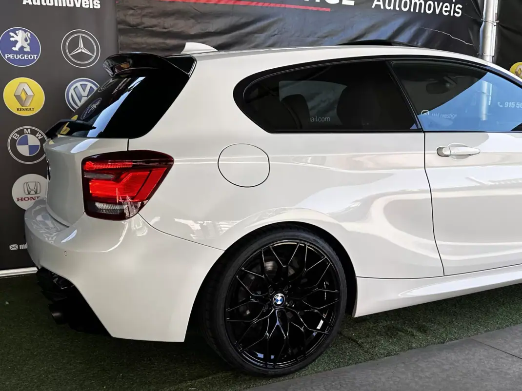BMW 120 2013 - 18500 EUR, 225000 km - AUTO.MOTO.pt - 225000km - foto 23 de 39