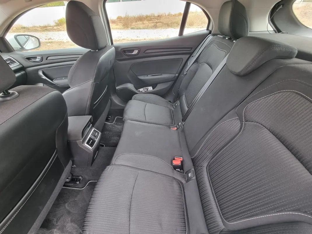 Renault Mégane 2017 - 10500 EUR, 136169 km - 136169km - foto 8 de 8