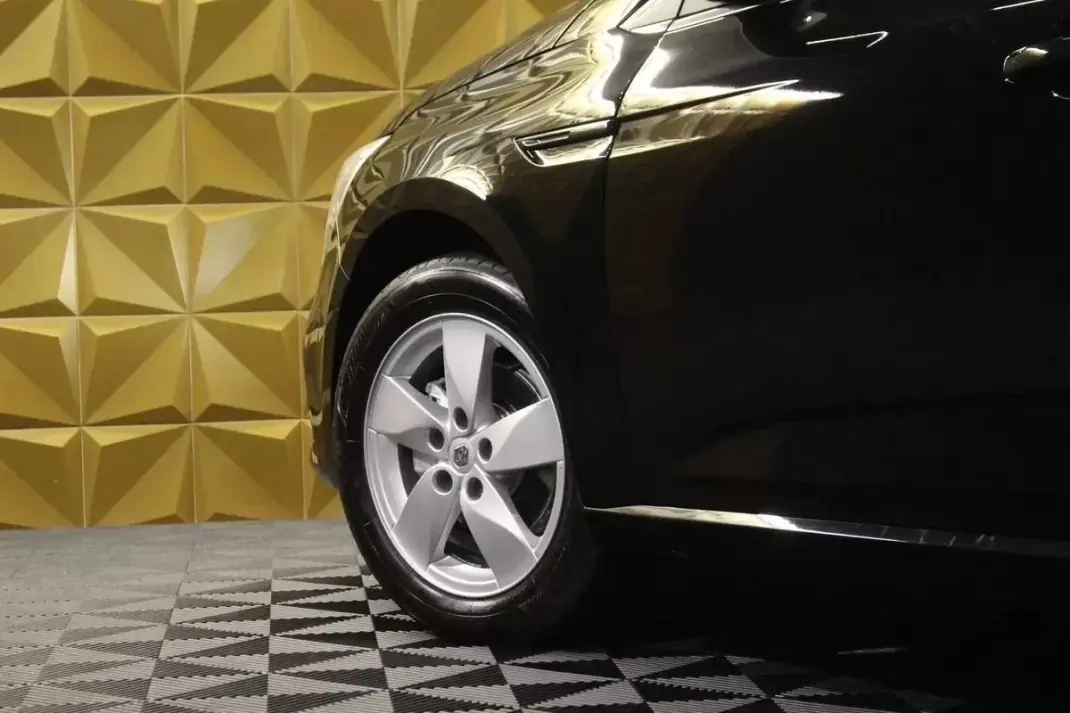 Renault Mégane Sport Tourer 2017 - 9900 EUR, 190000 km - AUTO.MOTO.pt - 190000km - foto 9 de 25