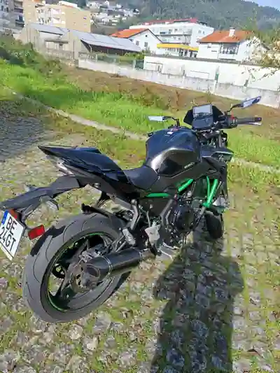 Kawasaki Z650 ABS 2023 - 5500 EUR, 18400 km - foto 2 de 4