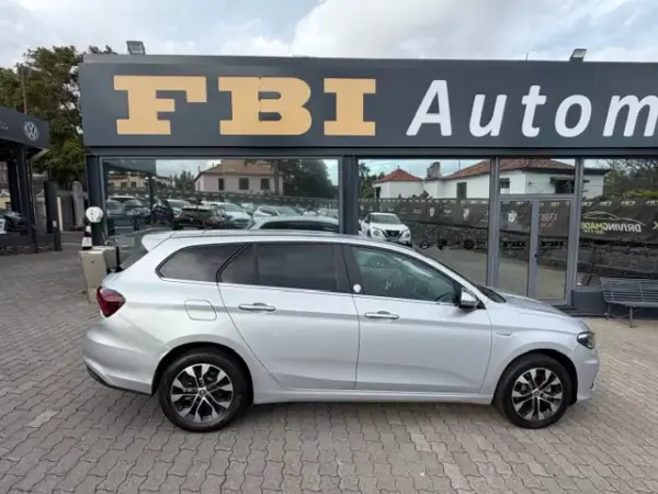 Fiat Tipo Station Wagon 2020 - 14900 EUR, 55800 km - AUTO.MOTO.pt - 55800km - foto 7 de 12