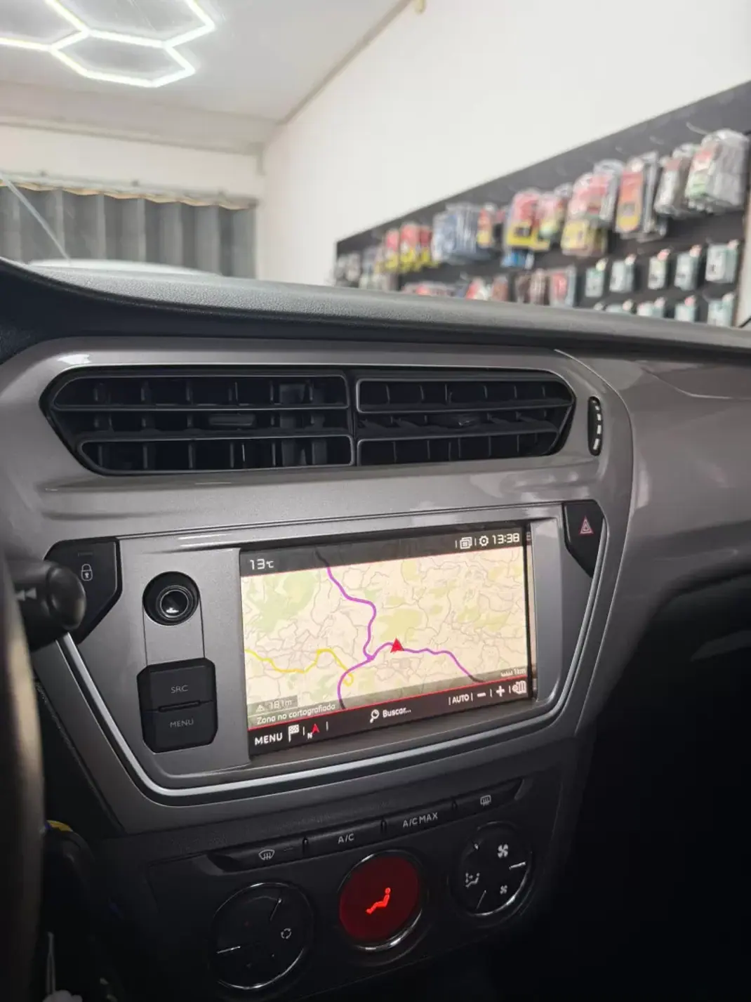 Citroën C-Elysée 2018 - 9900 EUR, 145950 km - AUTO.MOTO.pt - 145950km - foto 9 de 12