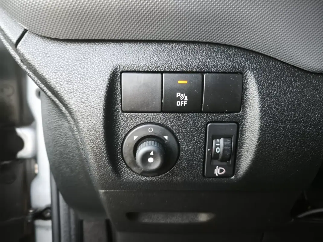 Citroën 2018 - 11374 EUR, 160909 km - AUTO.MOTO.pt - 160909km - foto 25 de 34