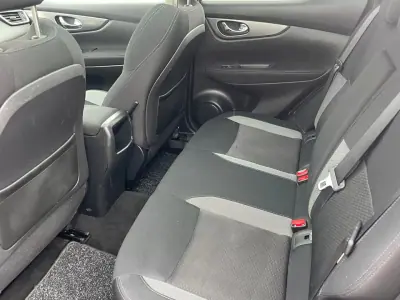 Nissan Qashqai 2018 - 19300 EUR, 148000 km - AUTO.MOTO.pt - 148000km - foto 6 de 11