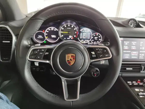 Porsche Cayenne 2020 - 74500 EUR, 67300 km - AUTO.MOTO.pt - 67300km - foto 30 de 40