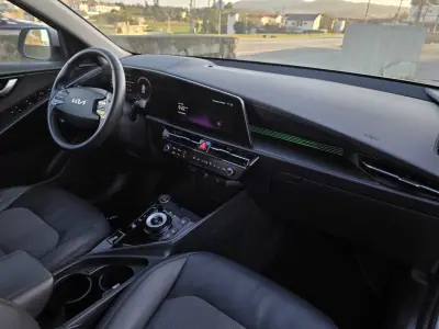 Kia Niro EV 2022 - 23990 EUR, 89000 km - AUTO.MOTO.pt - 89000km - foto 45 de 46