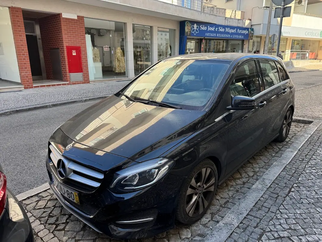Mercedes-Benz B 180 2018 - 14500 EUR, 106000 km - AUTO.MOTO.pt - 106000km - foto 1 de 10
