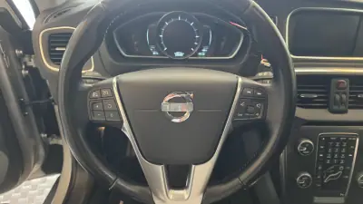 Volvo V40 Cross Country 2013 - 9900 EUR, 239930 km - AUTO.MOTO.pt - 239930km - foto 40 de 55