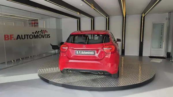 Mercedes-Benz A 160 2015 - 12900 EUR, 208637 km - AUTO.MOTO.pt - 208637km - foto 16 de 53
