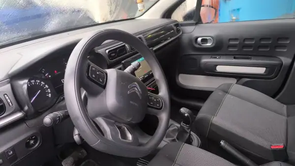 Citroën C3 2018 - 9400 EUR, 102000 km - AUTO.MOTO.pt - 102000km - foto 7 de 14