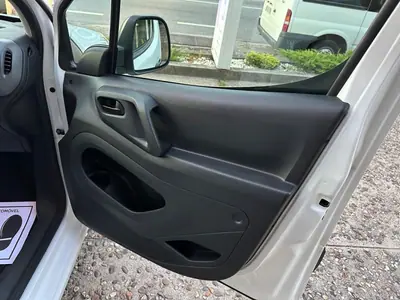 Citroën 1.6 HDI IVA Dedutível 2016 - 11500 EUR, 175000 km - AUTO.MOTO.pt - 175000km - foto 36 de 39
