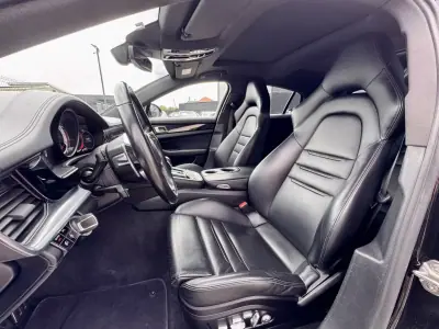 Porsche Panamera 2019 - 75990 EUR, 69000 km - AUTO.MOTO.pt - 69000km - foto 14 de 17
