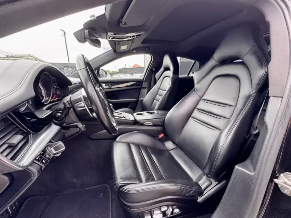 Porsche Panamera 2019 - 75990 EUR, 69000 km - AUTO.MOTO.pt - 69000km - foto 14 de 17