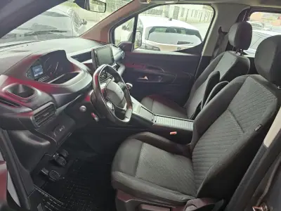 Peugeot Rifter 2021 - 17999 EUR, 83000 km - AUTO.MOTO.pt - 83000km - foto 7 de 21