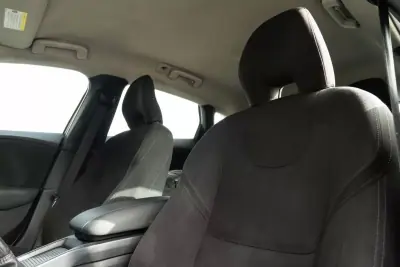 Volvo V40 2013 - 10999 EUR, 275270 km - AUTO.MOTO.pt - 275270km - foto 24 de 24