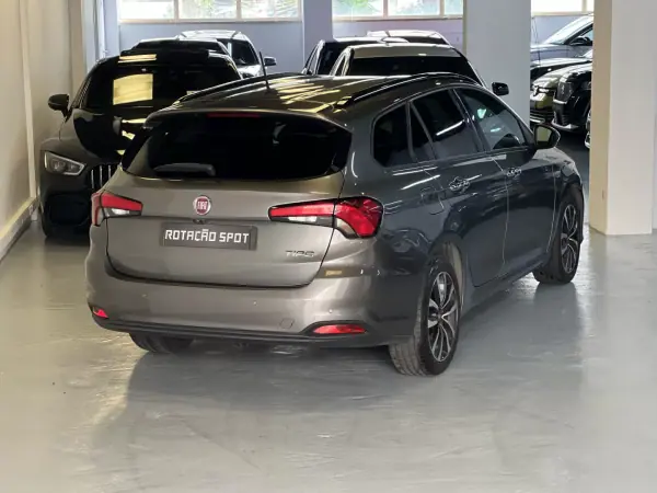 Fiat Tipo Station Wagon 2017 - 9490 EUR, 120000 km - AUTO.MOTO.pt - 120000km - foto 4 de 30