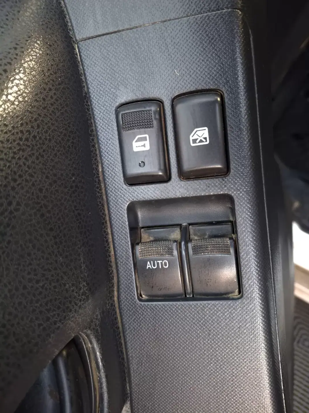 Isuzu 2018 - 18900 EUR, 83988 km - AUTO.MOTO.pt - 83988km - foto 5 de 15