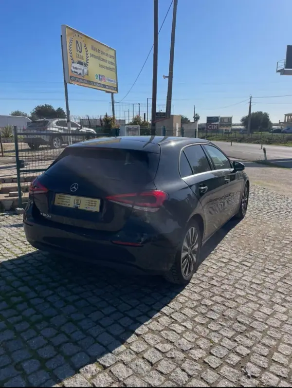 Mercedes-Benz A 180 2021 - 25900 EUR, 110260 km - AUTO.MOTO.pt - 110260km - foto 6 de 15