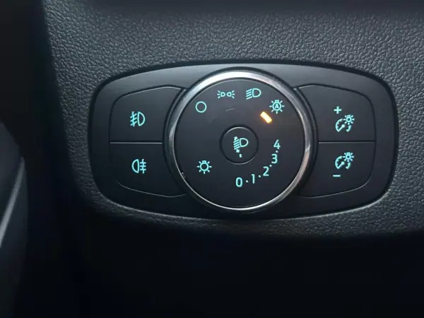 Ford Focus SW 2023 - 23947 EUR, 31000 km - AUTO.MOTO.pt - 31000km - foto 14 de 16