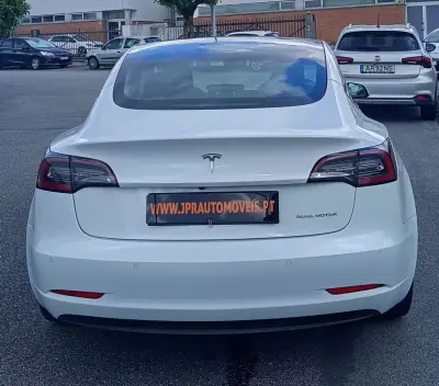 Tesla Model 3 2021 - 26990 EUR, 107700 km - AUTO.MOTO.pt - 107700km - foto 8 de 16
