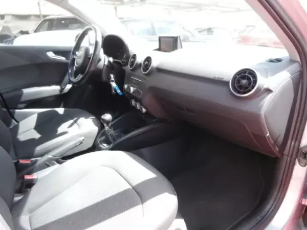 Audi A1 2016 - 12500 EUR, 191278 km - AUTO.MOTO.pt - 191278km - foto 28 de 31
