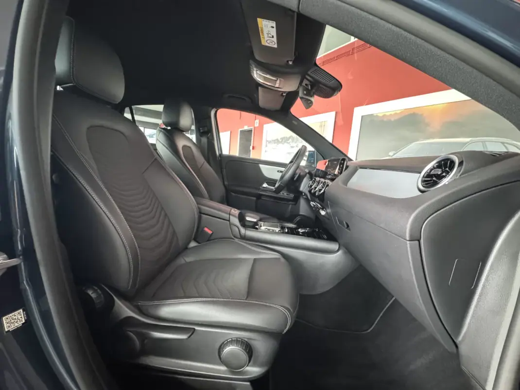 Mercedes-Benz GLA 180 2022 - 35990 EUR, 98845 km - AUTO.MOTO.pt - 98845km - foto 13 de 22
