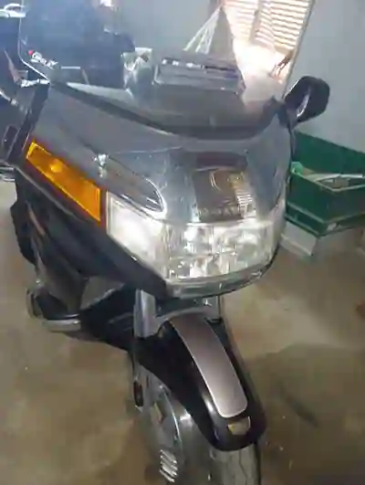 Honda Gold Wing 1999 - 10000 EUR, 66000 km - 66000km - foto 5 de 8