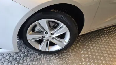 Opel Insignia Grand Sport 2018 - 12900 EUR, 149839 km - AUTO.MOTO.pt - 149839km - foto 25 de 49